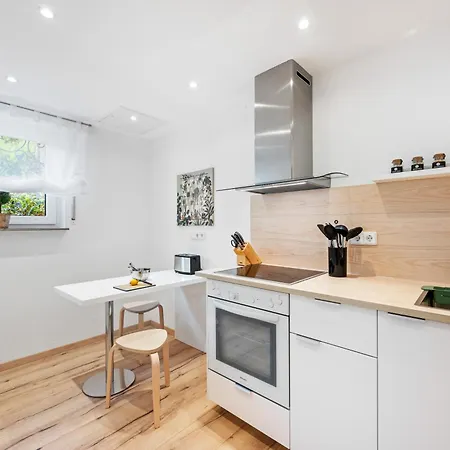 Neu Mit Terrasse! 2br 4beds- Schoenste Aussicht - Frisch Saniert- Barrierefreie! -mozart Zwei - Apartment Bietigheim-Bissingen