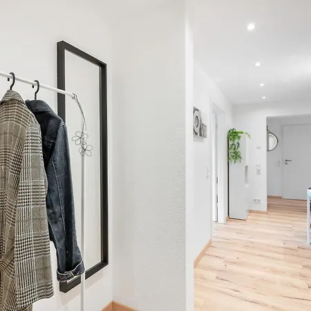 Moderne 2-Zimmer-Wohnung Mit Terrasse & Talblick